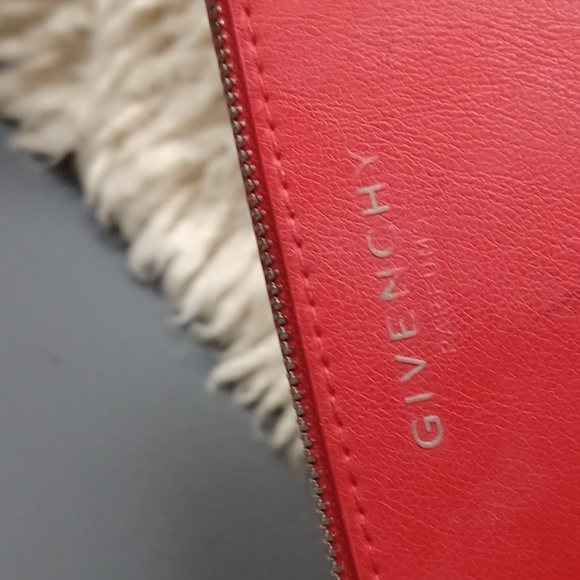 Givenchy makeup bag - Picture 4 of 15